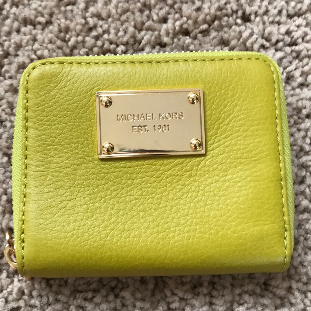 Michael Kors mini wallet, brand new, never used.